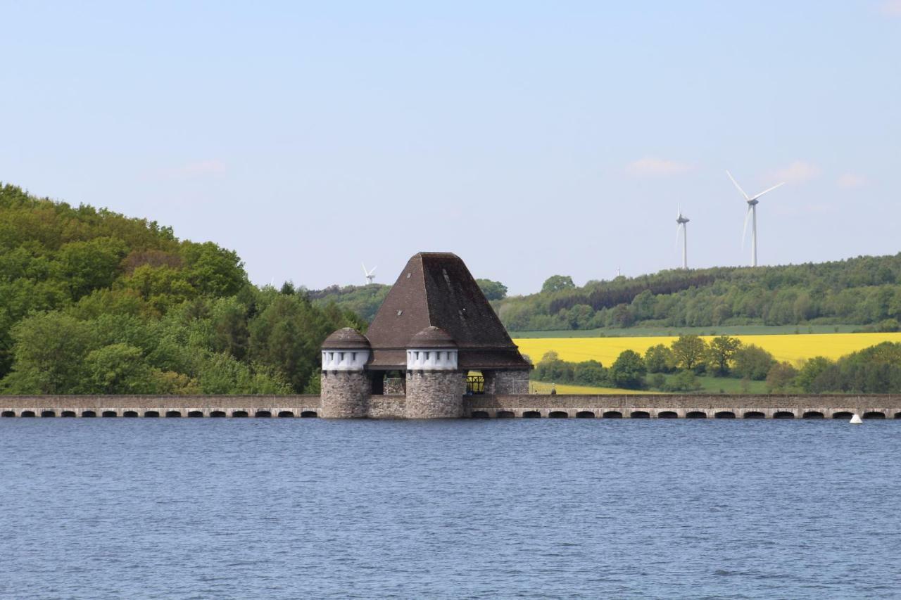 Ferienwohnung "Am Fischteich" Мёнезе Экстерьер фото